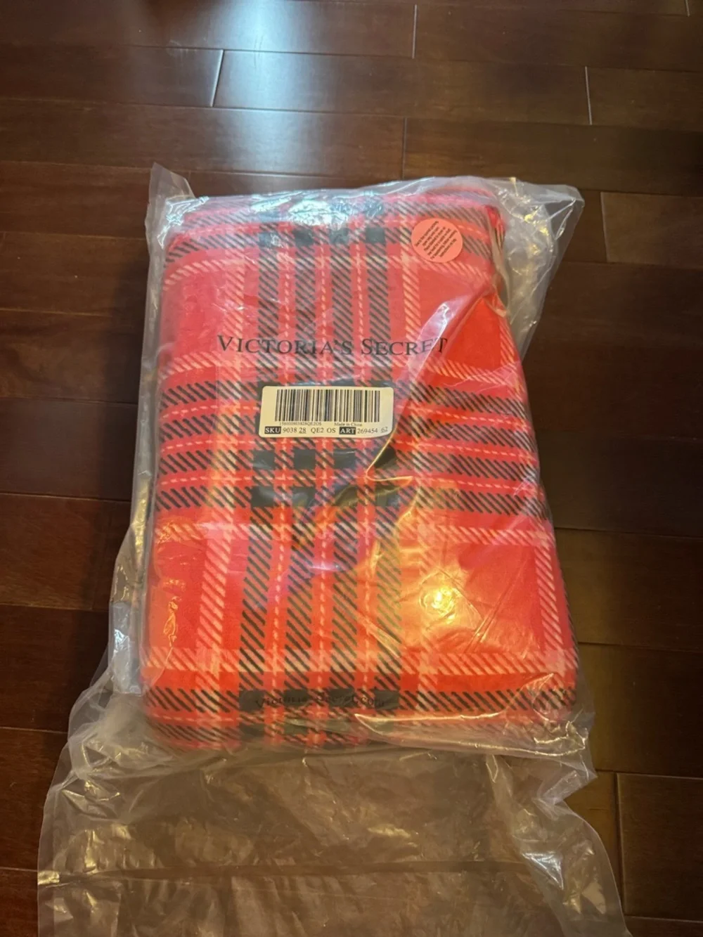 Victoria's Secret Cozy Plush Blanket Plaid Red Black New with tags lounge home